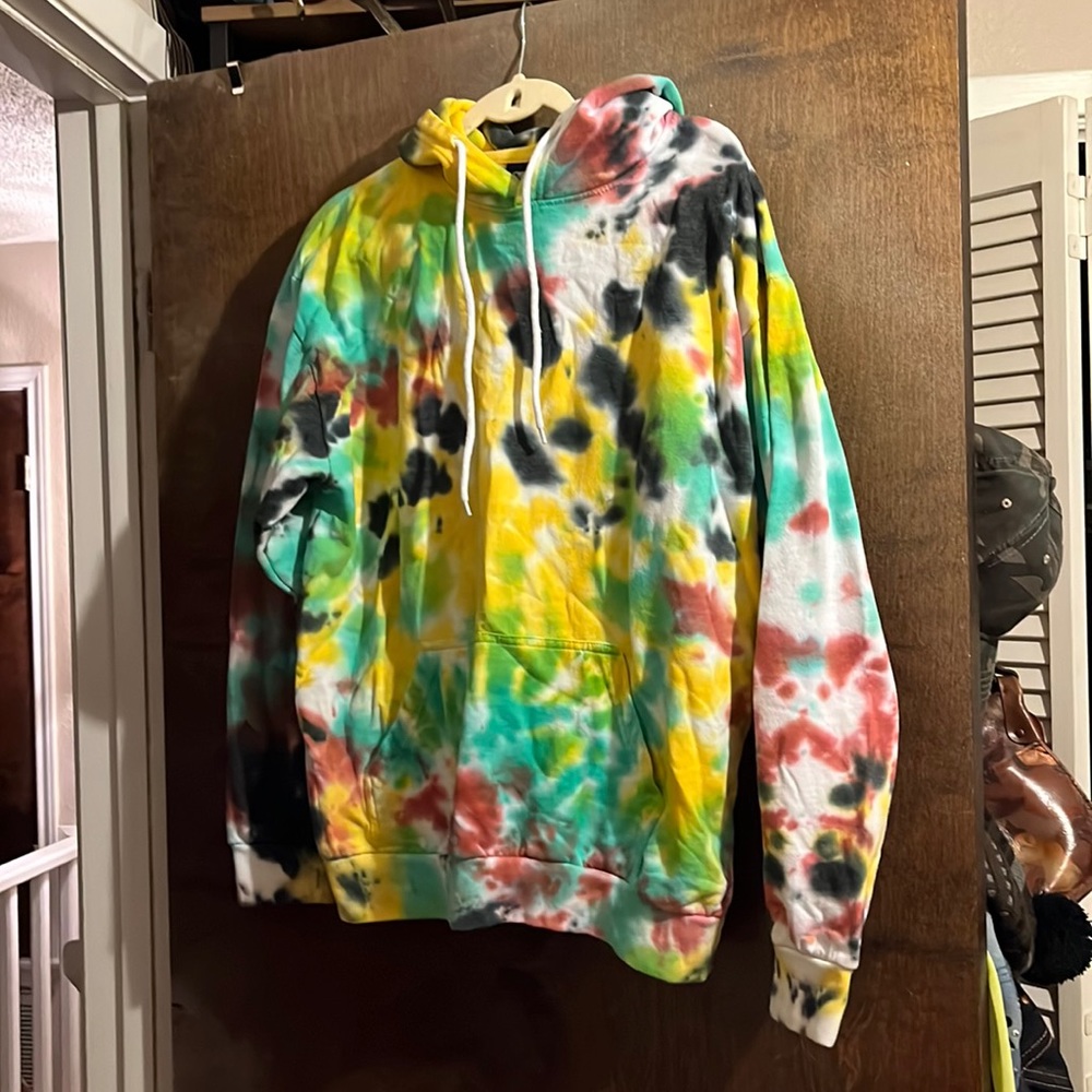 Sweat, pants, outfit, bottoms, and hoodie